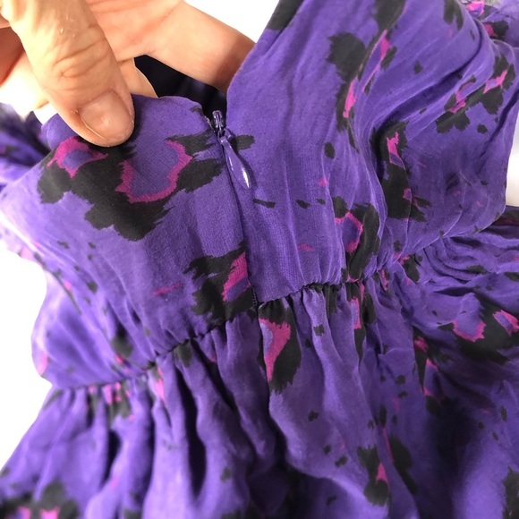 ARYN K Deep V Patterned Silk Top - Picture 4 of 14